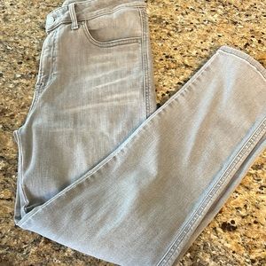 Chico’s Define Me Straight leg ankle jeans.